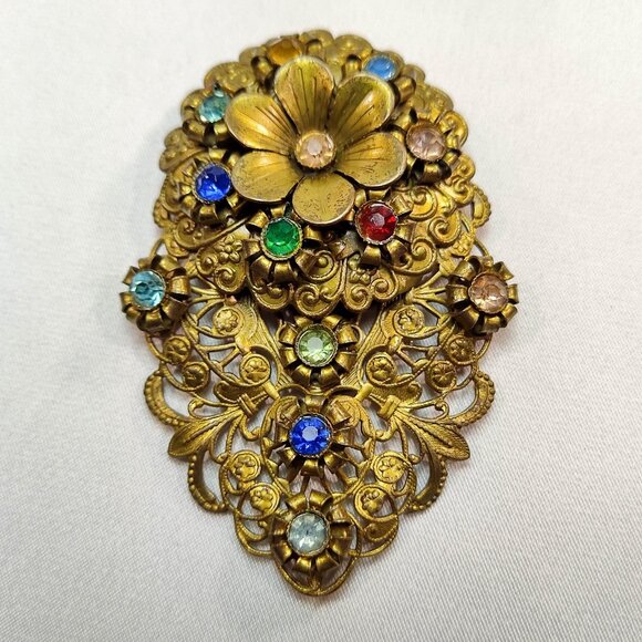 1920's Gold Tone Filigree Rhinestone Flower Fur Clip - Picture 1 of 5